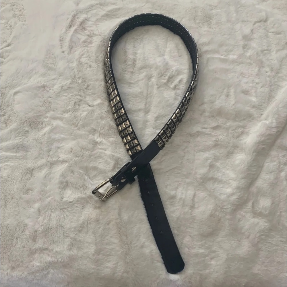 Men’s studded belt